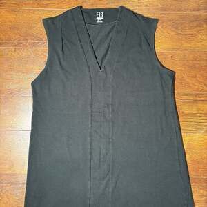 FIG Clothing Black Sleeveless V-Neck Top, Size M - Made in Canada